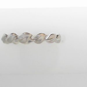 18kt "Lyria Leaves" band by Parade Design