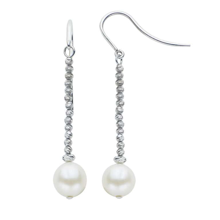 Pair of earrings with pearls on the ends