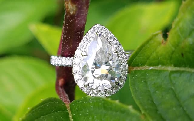 Lab grown diamond ring